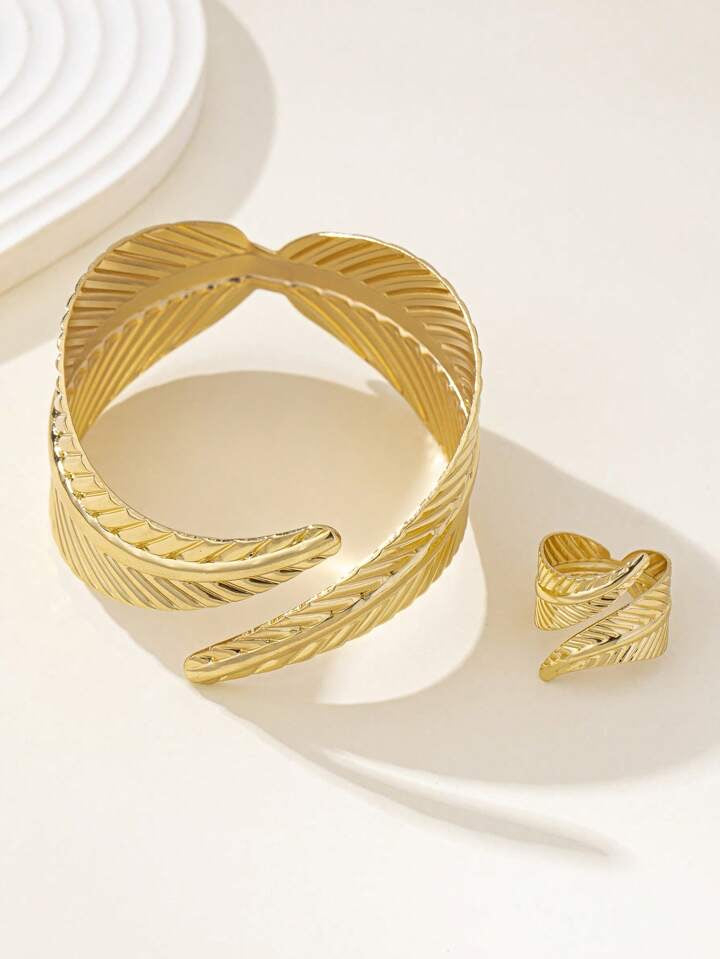 1 Set Minimalist Elegant European American Exaggerated Asymmetrical Bracelet & Ring Set