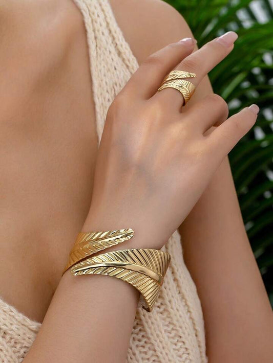 1 Set Minimalist Elegant European American Exaggerated Asymmetrical Bracelet & Ring Set